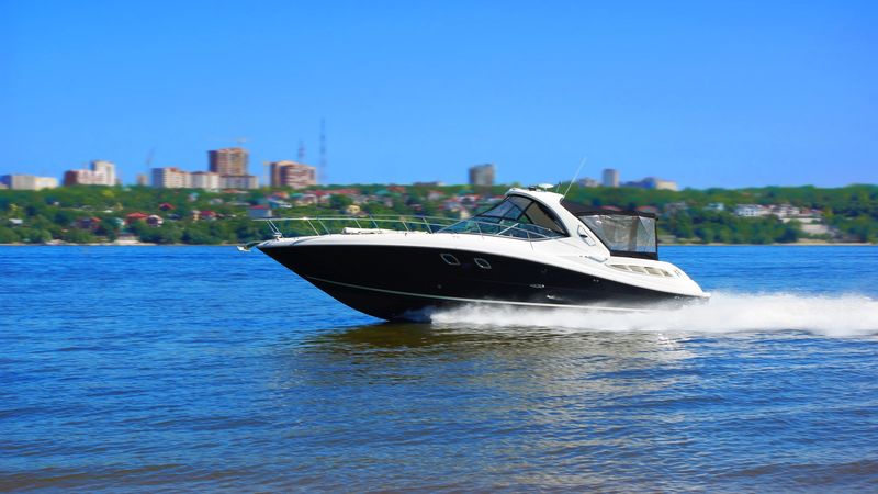 Sunny, Safe Rides To View Chicago’s Famous Lakefront From A Different Angle